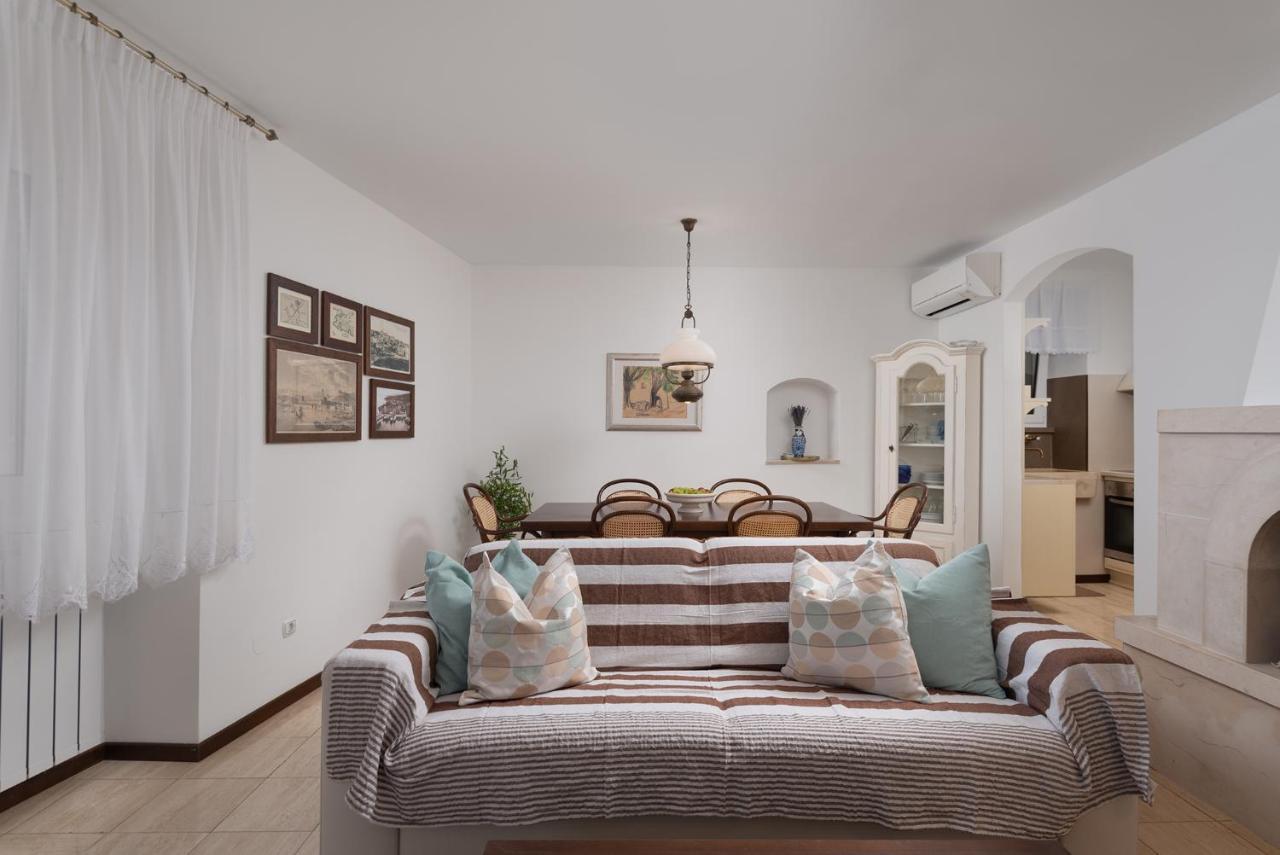 Heritage House Dvor 수티반 외부 사진