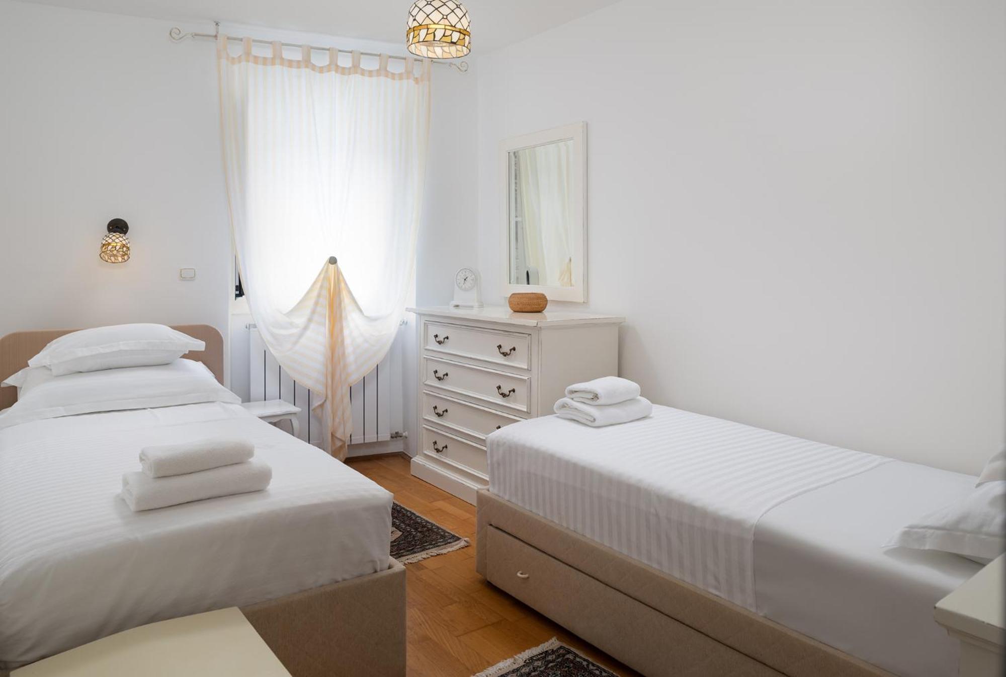 Heritage House Dvor 수티반 외부 사진